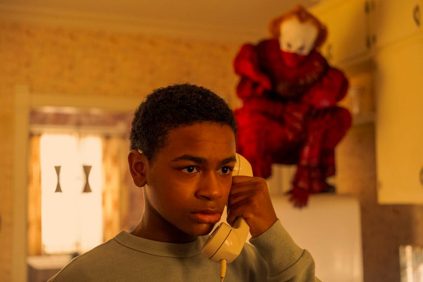 Blake Cameron James interpreta a Will Hanlon, hijo de Leroy y Charlotte, un entusiasta de la ciencia que tiene dificultades para adaptarse a Derry.