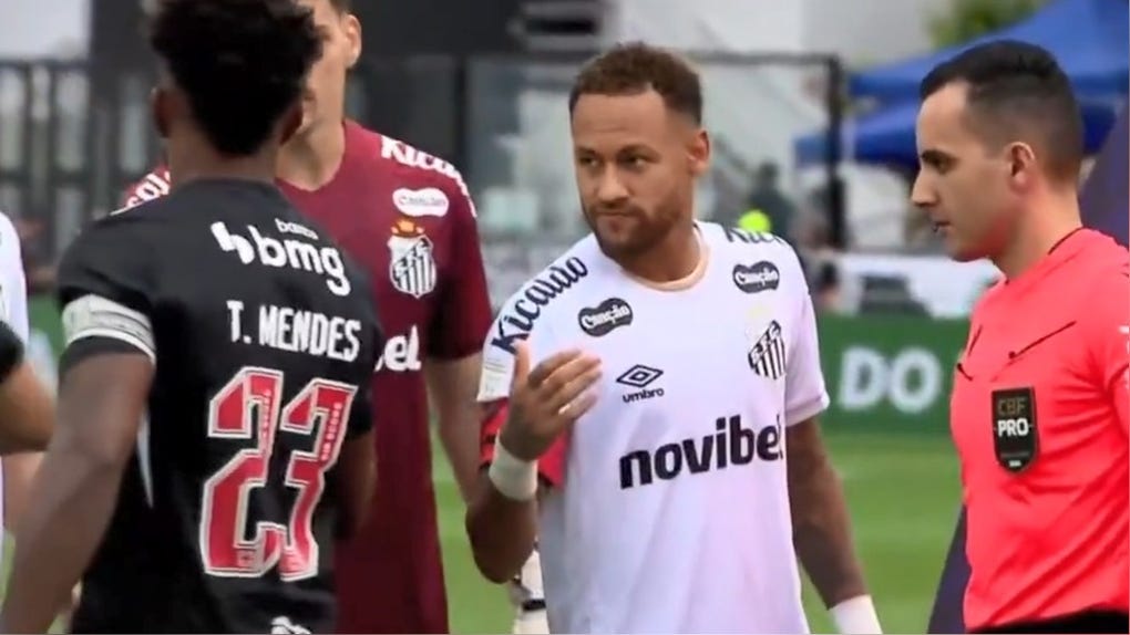 Neymar fue parte del triunfo de Santos contra Vasco da Gama.