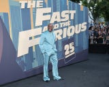 Tyrese Gibson interpreta a Roman Pearce, un exconvicto, arrestado por albergar autos robados.
