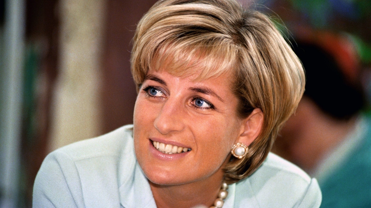Charles Spencer publica un libro sobre la vida de su hermana, la fallecida Diana de Gales