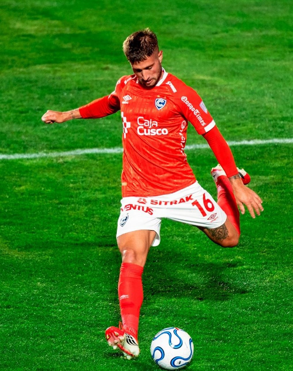 <strong>5. Marcos Martinich (Lateral zurda)</strong> <a href=mailto:?subject=Con%20bajas%20importantes:%20este%20ser%C3%A1%20el%20once%20de%20Cienciano%20ante%20Botafogo%20en%20octavos%20de%20Copa%20Sudamericana%202026%20[FOTOS]amp;body=https://rpp.pe/futbol/copa-sudamericana/cienciano-vs-botafogo-con-dos-bajas-importantes-el-once-de-cienciano-en-duelo-de-copa-sudamericana-noticia-1701252 title=Compartir por correo data-mce-href=mailto:?subject=Con%20bajas%20importantes:%20este%20ser%C3%A1%20el%20once%20de%20Cienciano%20ante%20Botafogo%20en%20octavos%20de%20Copa%20Sudamericana%202026%20[FOTOS]amp;body=https://rpp.pe/futbol/copa-sudamericana/cienciano-vs-botafogo-con-dos-bajas-importantes-el-once-de-cienciano-en-duelo-de-copa-sudamericana-noticia-1701252></a>