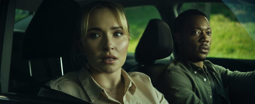 Hayden Panettiere junto a Tyler James Williams en 'Alerta Amber' (2024).