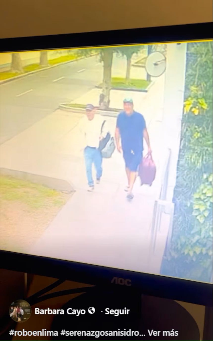 Dos sujetos fueron captados por cámaras de seguridad.