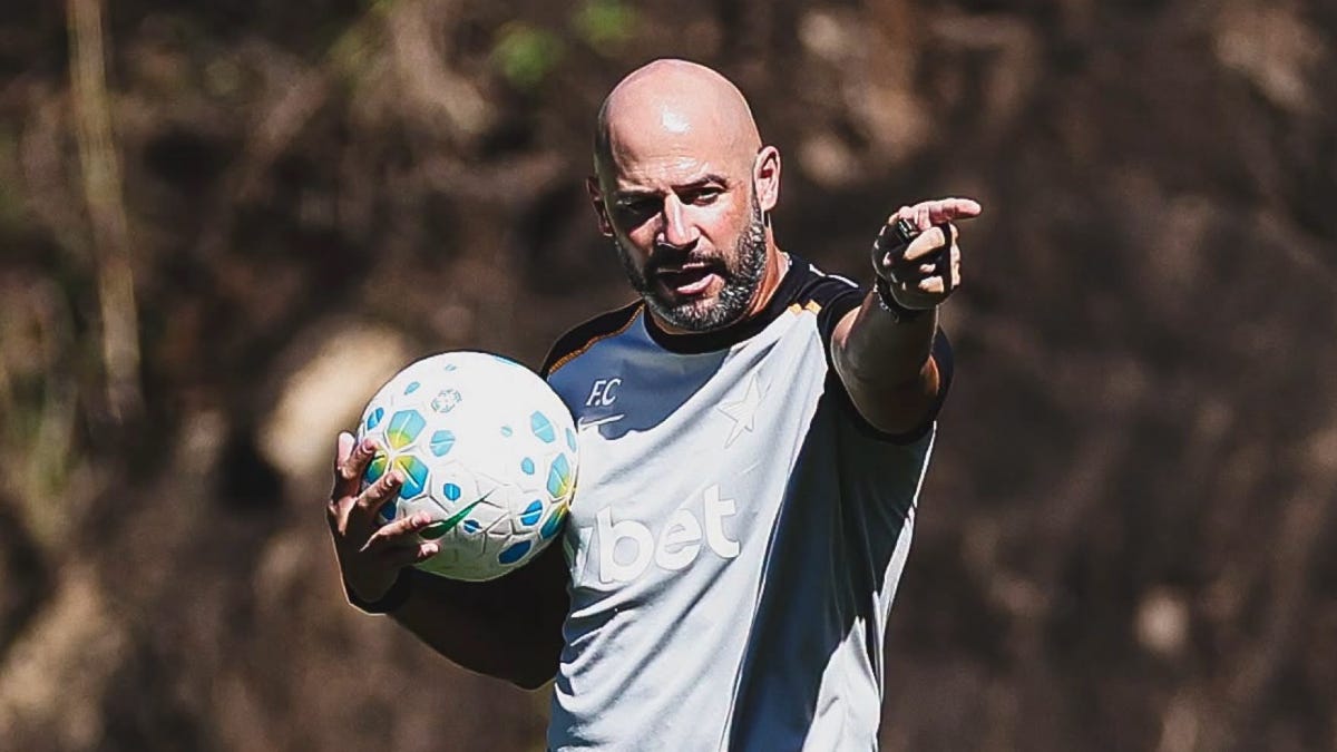 Botafogo sa thải HLV Franclim Carvalho và tái cấu trúc đội bóng trước vòng tiếp theo Copa Sudamericana