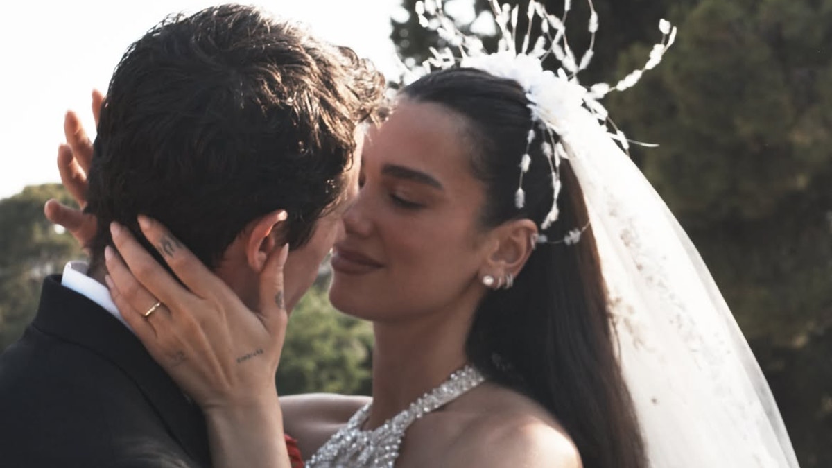 "Fue el día más bonito de mi vida": Callum Turner habla por primera vez de su boda con Dua Lipa