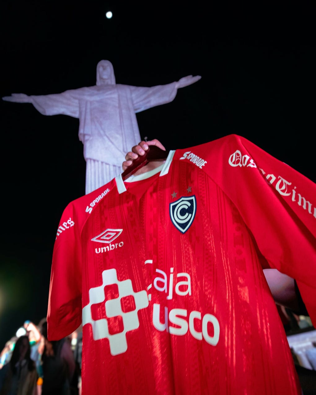 La camiseta de Cienciano se lució en el Cristo Redentor de Río de Janeiro
