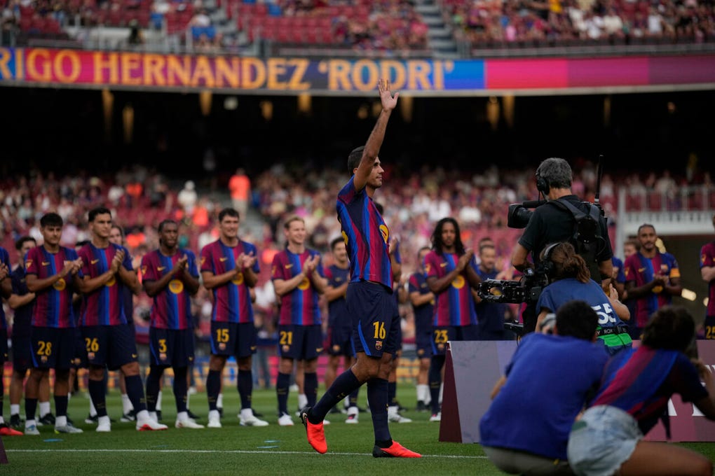 Así fue la presentación de Rodri, MVP del Mundial 2026, en el Camp Nou.