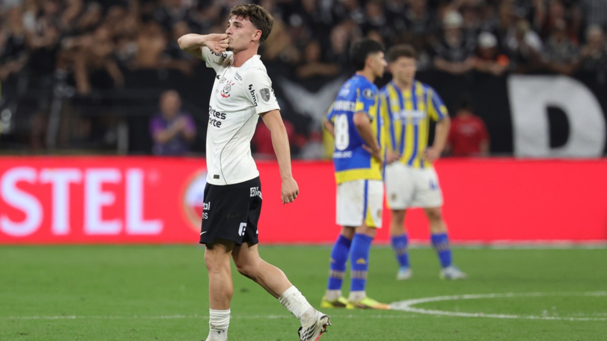 Con André Carrillo, Corinthians venció 1-0 Rosario Cenbtral y clasificó a cuartos de final de Libertadores 2026