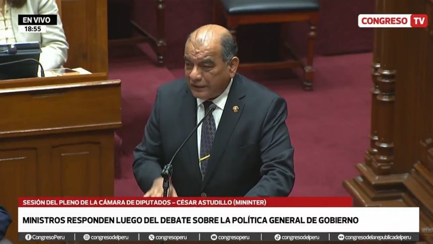 Ley del anterior Congreso obliga a la permanencia de Óscar Arriola por dos años