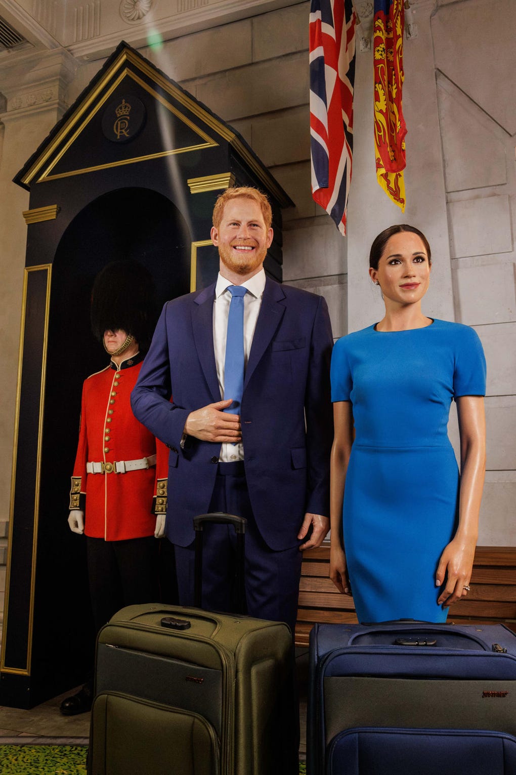 El Museo de Cera de Madame Tussaud ha actualizado las figuras de cera de los duques de Sussex, Harry y Meghan, nada más conocerse en la noche del miércoles sus planes de regresar y establecerse en el Reino Unido en los próximos días.