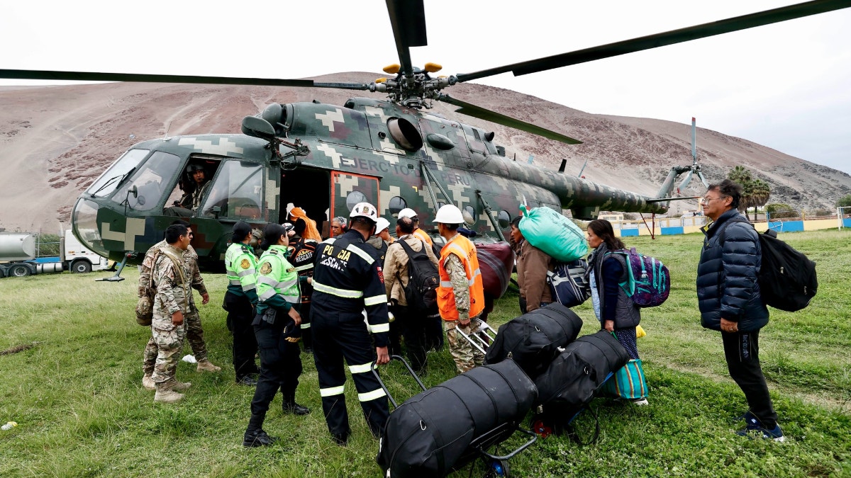 Mindef habilitó puente aéreo para trasladar a más de 300 varados entre Atico y Ocoña: habrá 3 helicópteros operando