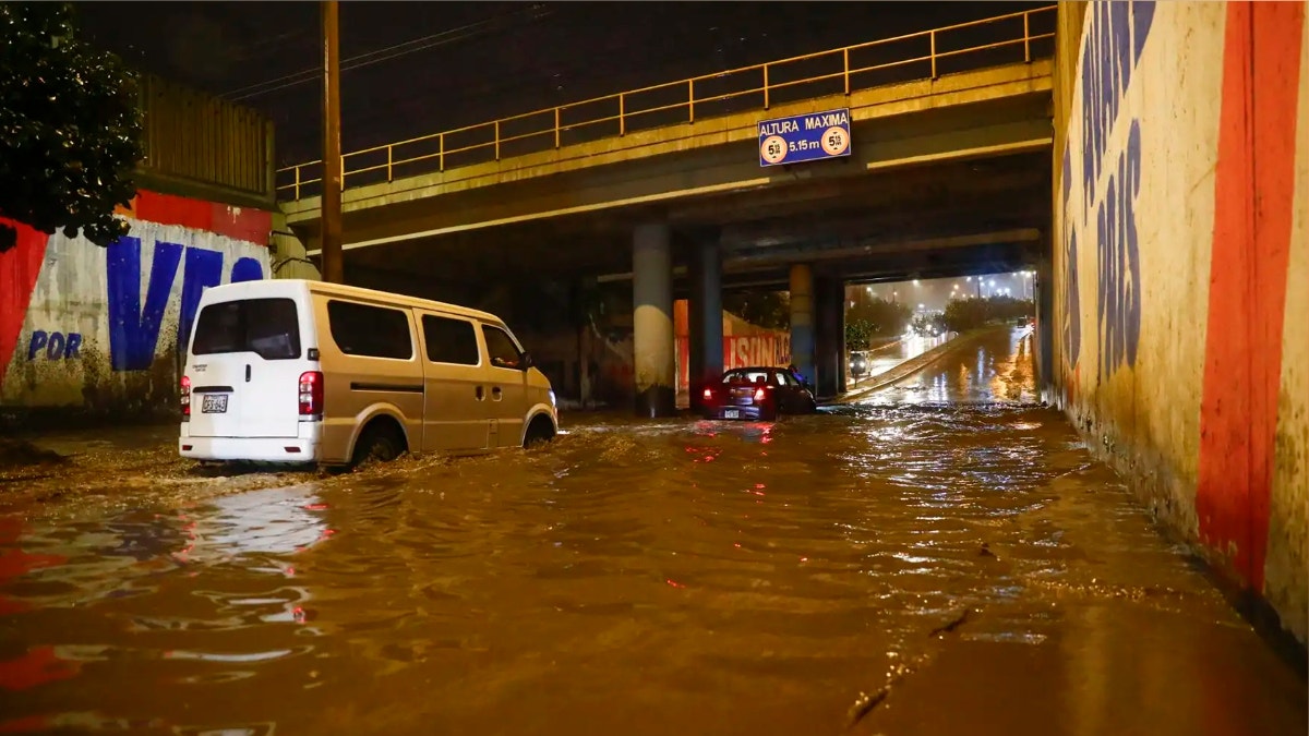 Declaran en emergencia los distritos de Villa El Salvador y Villa María del Triunfo por impacto de lloviznas persistentes