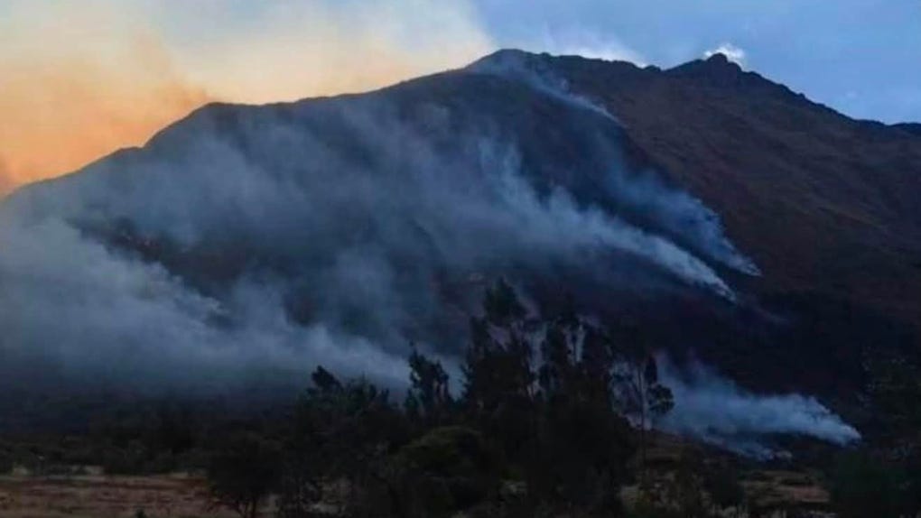 El fuego se reportó la tarde del viernes 21 de agosto en el poblado de Vesubio.