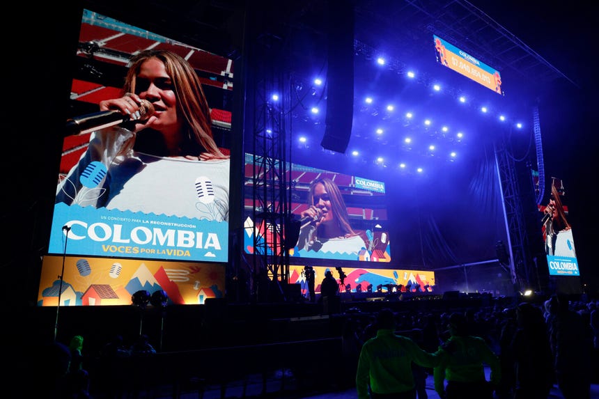 La cantante colombiana Karol G se presentó vía streaming en el concierto 'Voces por la vida' este domingo.