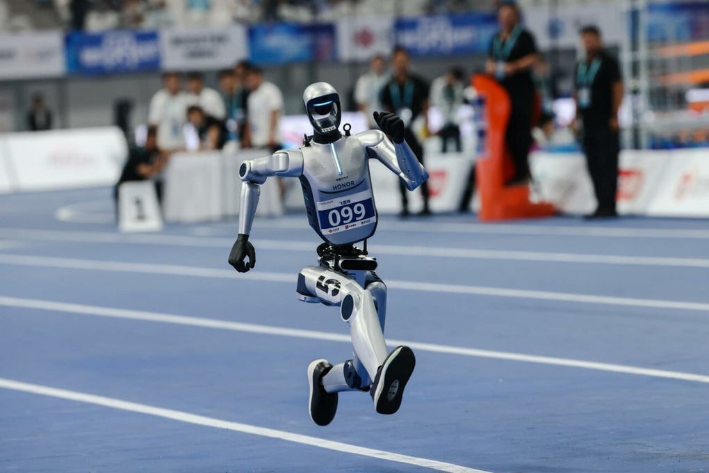 Los Juegos Mundiales de Robots Humanoides han captado la atención de cientos de curiosos.