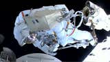 Astronautas concluyen caminata espacial para instalar una antena en la Estación Espacial Internacional