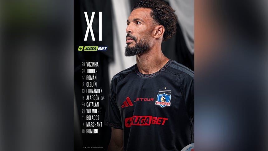 El once inicial de Colo Colo con Vozinha.