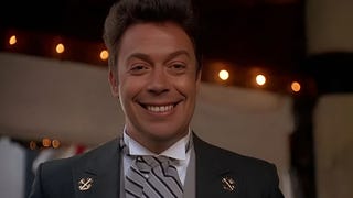 Murió a los 80 años Tim Curry, el recordado Pennywise en la serie 'It' y actor de 'Mi pobre angelito 2'