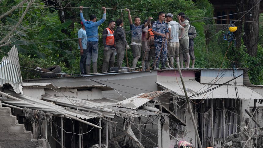 Tragedia en Nepal: riada y deslizamiento dejan al menos 160 muertos y cientos de desaparecidos