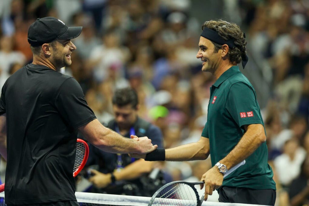 Es bonito compartir este momento en pista con Roddick. Es emocionante volver a esta pista y tratar de jugar un buen tenis. Espero que lo hayamos hecho bien, dijo Federer tras el partido de un set, que el suizo se llevó 6-3.