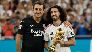 Cucurella y Oyarzabal: dos camisetas, una Copa del Mundo y el homenaje del Bernabéu [VIDEO]