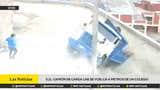 SJL: camión de carga cae por una pendiente y casi termina sobre un colegio [VIDEO]