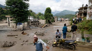 Una montaña sagrada y un festival hindú: trampa mortal para cientos de turistas en Nepal