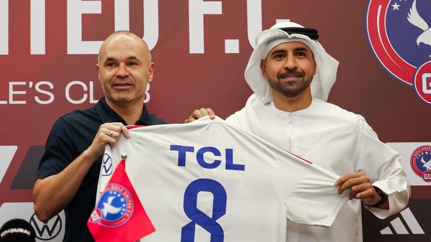 Así fue la presentación de Andrés Iniesta en el Gulf United.