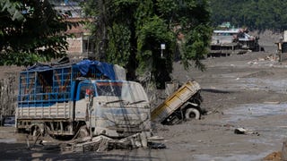 Nepal eleva a 162 los muertos y busca a más de 500 desaparecidos por la riada del Himalaya