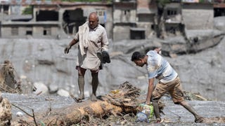 El calentamiento global intensifica riesgo de desastres naturales como la riada en Nepal