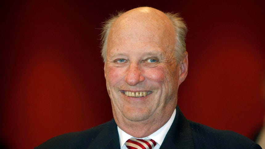 El rey Harald de Noruega recibe a la delegación empresarial noruega en el Grand Hotel Union de Liubliana, Eslovenia, el 10 de mayo de 2011