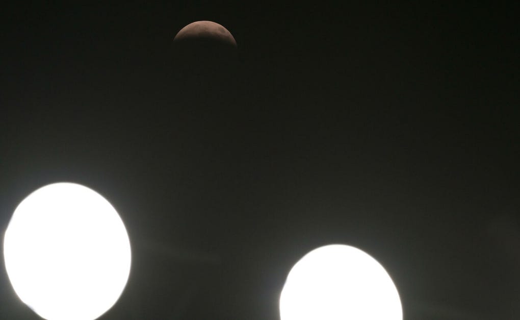 <strong>Monterrey</strong>, en México, también fue escenario del <a data-mce-href=https://rpp.pe/ciencia/espacio/eclipse-lunar-hoy-en-vivo-en-peru-nasatv-via-youtube-live-3586 href=https://rpp.pe/ciencia/espacio/eclipse-lunar-hoy-en-vivo-en-peru-nasatv-via-youtube-live-3586 target=_blank rel=noopener>eclipse lunar parcial</a>.