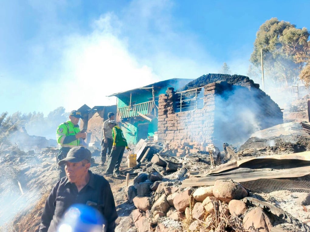 Al menos 10 hectáreas de cobertura natural fueron afectadas tras un incendio forestal registrado en el centro poblado de Collpaocco, en el distrito y provincia de Moho, región Puno.