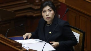 PJ ordenó levantar secreto de comunicaciones de Betssy Chávez por presuntas contrataciones de familiares de su expareja en el Estado