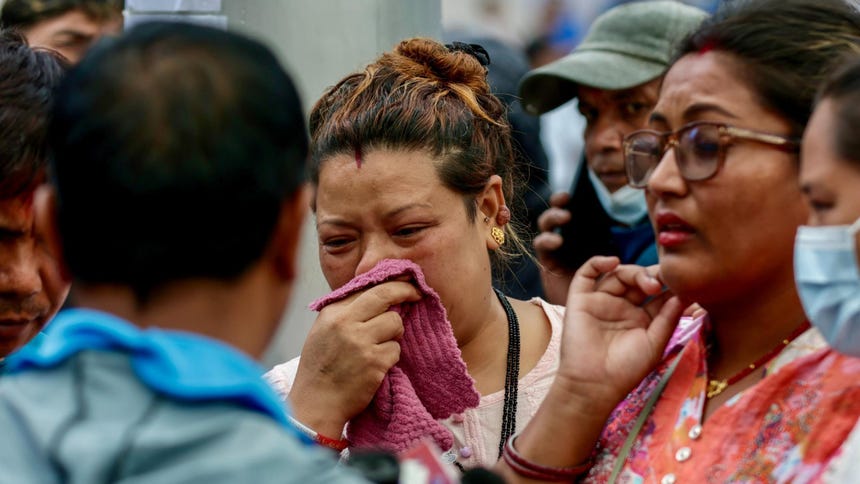 En el caso de la catástrofe natural que se ha abatido sobre la región del Tíbet y Nepal, las autoridades chinas —las primeras en detectar este lago de presa natural— estimaron el jueves 27 de agosto que se habían acumulado más de 2 millones de metros cúbicos de agua detrás de este “tapón” natural.