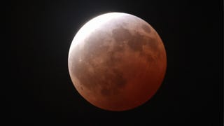 Eclipse lunar parcial: así se vio el fenómeno astronómico en países de la región [FOTOS]