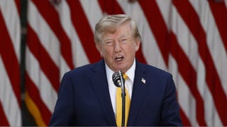Donald Trump dice que sondeos muestran que es 