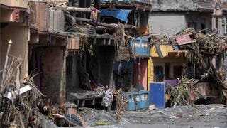 La Policía de Nepal eleva a 616 los muertos en la riada