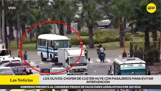 ¡El colmo! Chofer de cúster huye con pasajeros a bordo para evitar intervención en Los Olivos [VIDEO]
