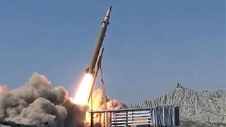 Irán atacó bases estadounidenses en Jordania como represalia al bombardeo de la isla Larak