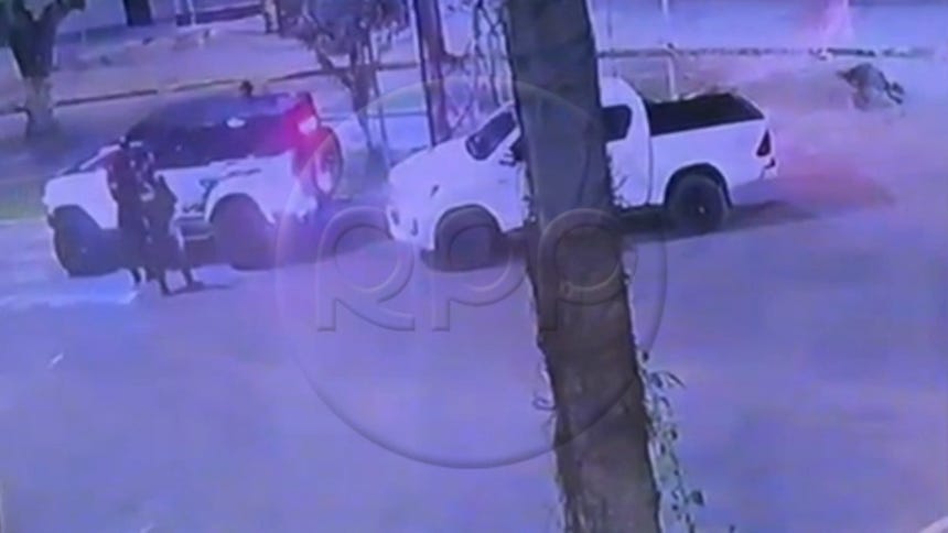 Cámaras de seguridad registraron momento en que empresario fue secuestrado por sujetos vestidos como policías