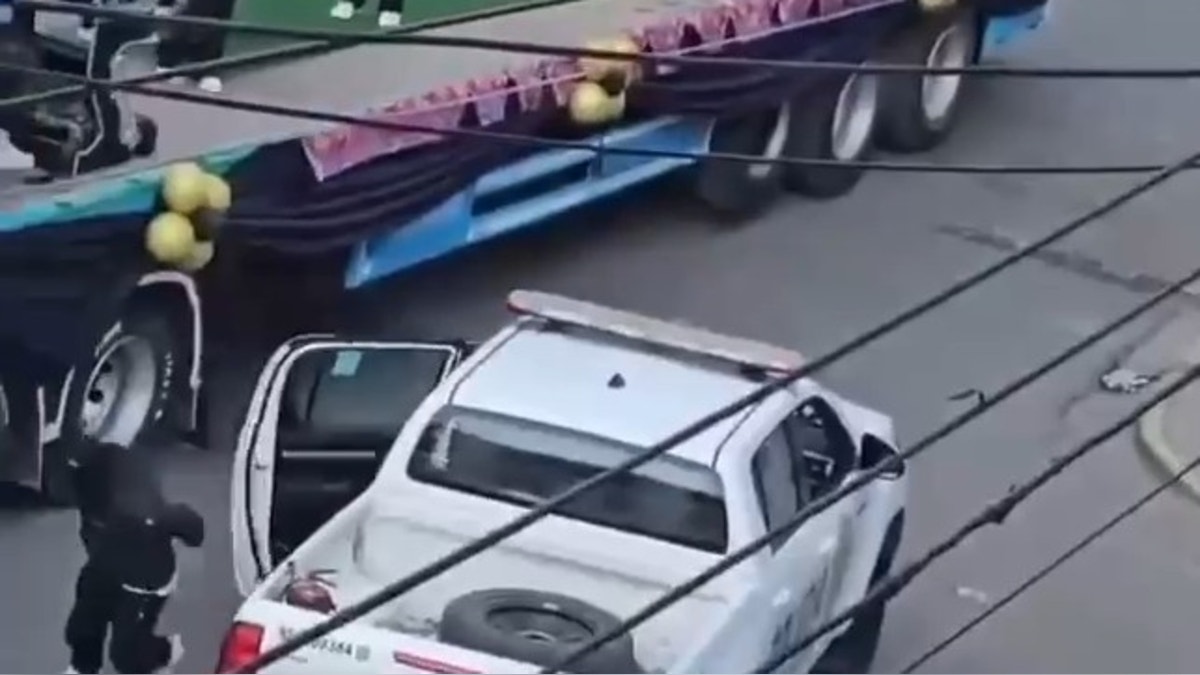 Huancayo: hombre que era trasladado en un patrullero se escapa tras aprovechar el tráfico vehicular