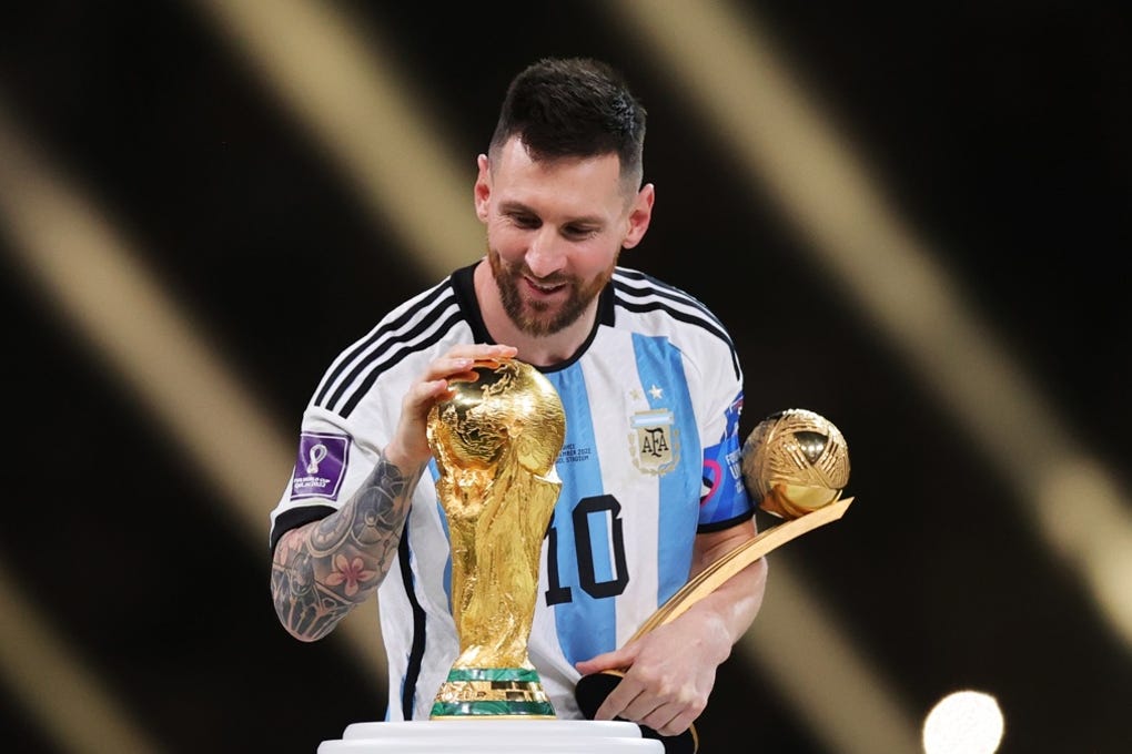<a href=https://rpp.pe/futbol/futbol-mundial/messi-se-retira-de-seleccion-palmares-titulos-y-records-con-argentina-noticia-1704713 data-mce-href=https://rpp.pe/futbol/futbol-mundial/messi-se-retira-de-seleccion-palmares-titulos-y-records-con-argentina-noticia-1704713>Lionel Messi</a> cerró este lunes una era de más de 20 años en la que cosechó una Copa del Mundo y dos Copas América. ¿Quién será el próximo 10 de la <strong>Albiceleste?</strong>