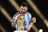 <a href=https://rpp.pe/futbol/futbol-mundial/messi-se-retira-de-seleccion-palmares-titulos-y-records-con-argentina-noticia-1704713 data-mce-href=https://rpp.pe/futbol/futbol-mundial/messi-se-retira-de-seleccion-palmares-titulos-y-records-con-argentina-noticia-1704713>Lionel Messi</a> cerró este lunes una era de más de 20 años en la que cosechó una Copa del Mundo y dos Copas América. ¿Quién será el próximo 10 de la <strong>Albiceleste?</strong>