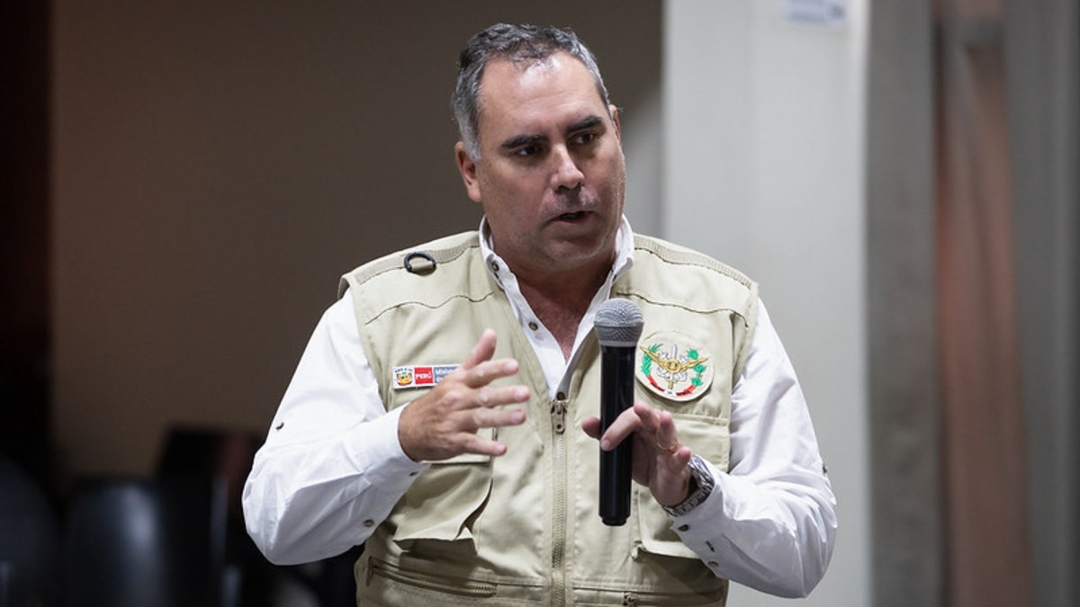 Ministro de Defensa llegó a Trujillo para coordinar acciones con la PNP tras secuestro de empresario y asesinato de 4 personas