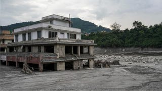 Nepal eleva a 903 los muertos y a 4 247 los desaparecidos por las inundaciones repentinas