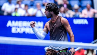 Carlos Alcaraz arrancó con el pie derecho: venció 3-0 a Roman Safiullin por la primera ronda del US Open 2026 [VIDEO]