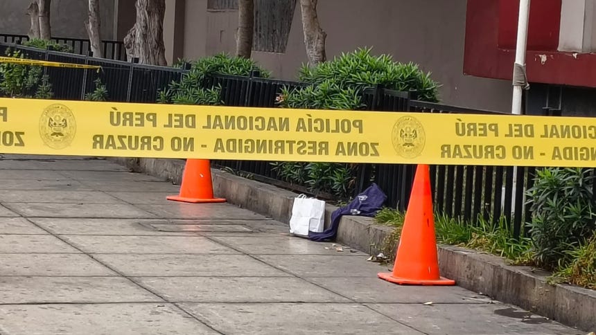 La granada fue dejada junto a un manuscrito, según informó el Poder Judicial.