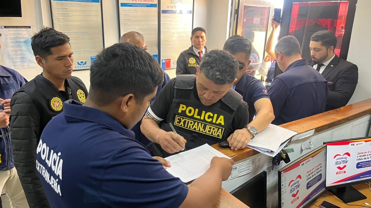 'R15', peligroso cabecilla del 'Tren de Aragua' capturado en Lima, fue entregado a las autoridades chilenas