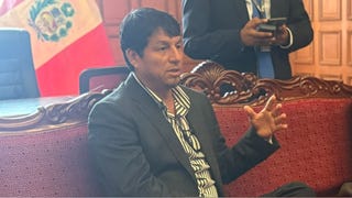 Comisión de Ética Parlamentaria aprobó iniciar una investigación al diputado Julián Pérez por presunta violencia contra su expareja